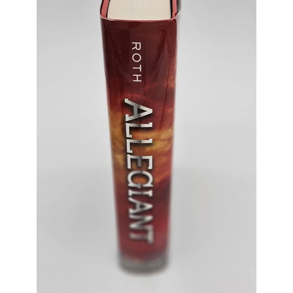 Allegiant By Veronica Roth FIRST EDITION 2012 - Hard Cover - READ